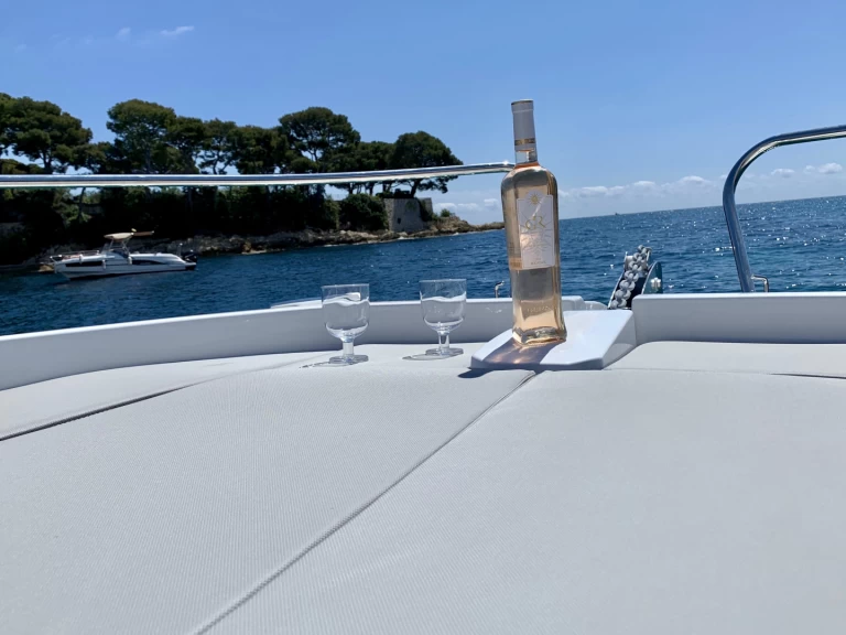 Wynajem Motorówka w Antibes - Jeanneau Cap Camarat 6.5 WA Serie 3