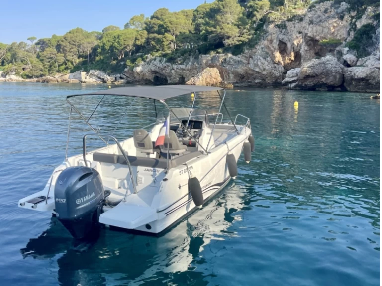 Wynajem w Antibes- Jeanneau Cap Camarat 6.5 CC Serie 3 na SamBoat