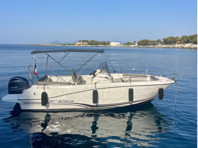 Wynajmij Jeanneau Cap Camarat 6.5 CC Serie 3 w Antibes
