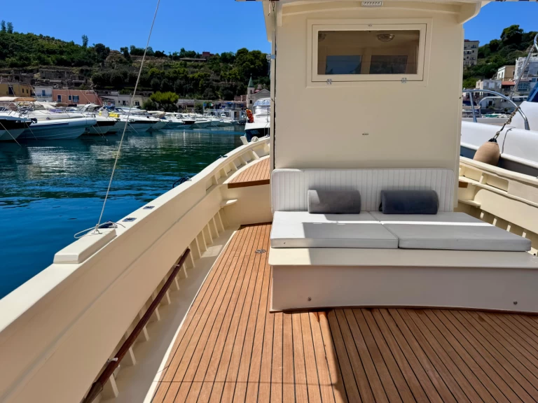 F.lli Mileo Gozzo między profesjonalistami a osobami prywatnymi w Baia