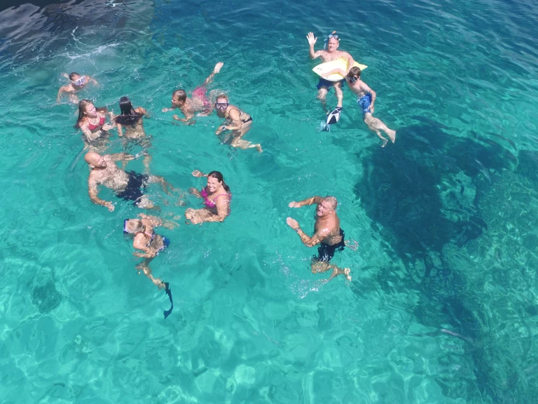 Motorówka do wynajmu w Porto di Alghero w najlepszej cenie