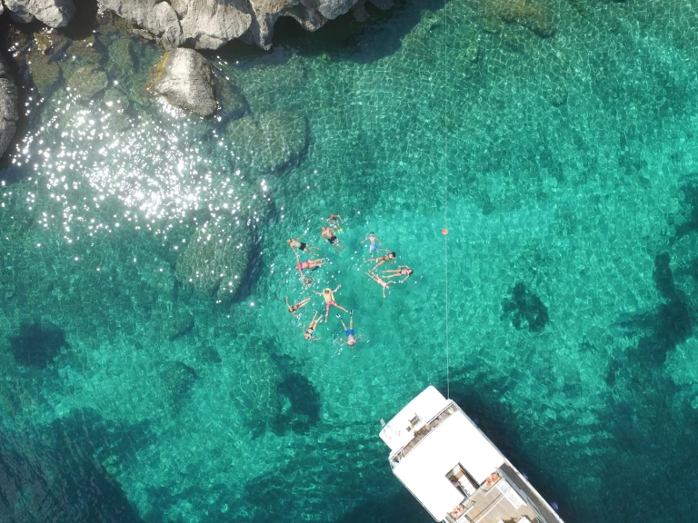 GM italy Ares między profesjonalistami a osobami prywatnymi w Porto di Alghero