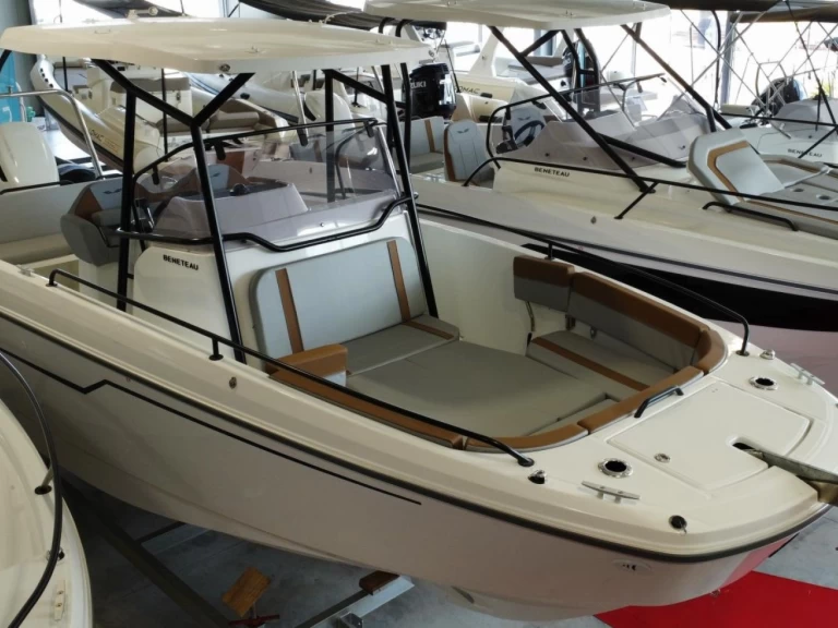 Wynajmij Bénéteau Flyer 8 SPACEdeck w Ajaccio