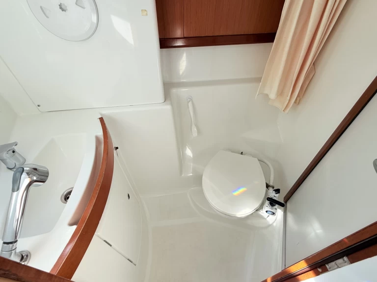 Wynajmij Żaglowiec z lub bez skippera Bénéteau w Sukosan