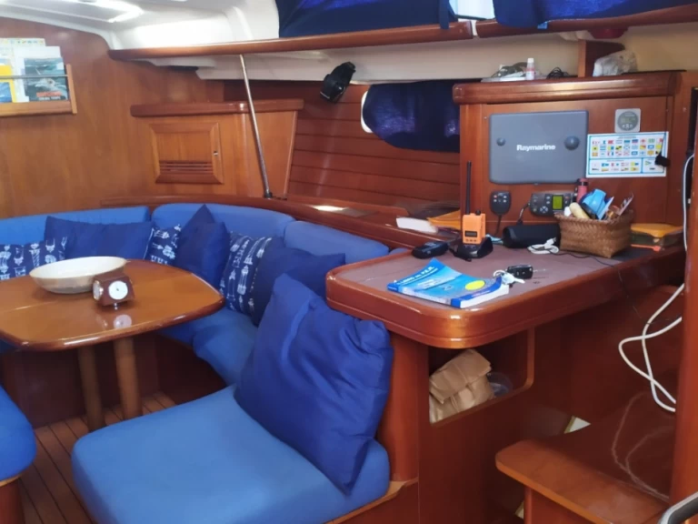 Żaglowiec do wynajmu w Marina Davila Sport w najlepszej cenie