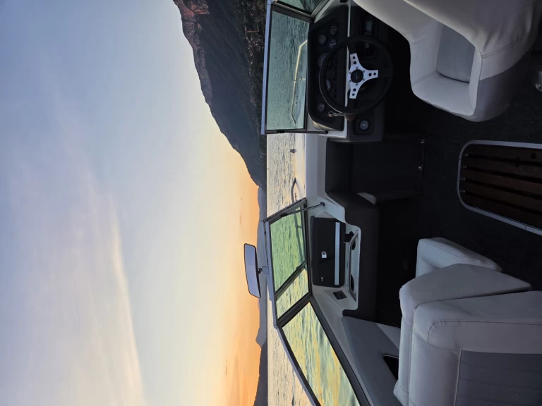 Wynajem Motorówka w Annecy - Sea Ray Sea Ray 160 CB