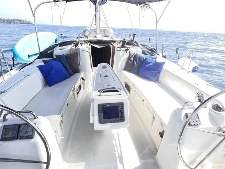 Bénéteau Cyclades 43.4 między profesjonalistami a osobami prywatnymi w Catania