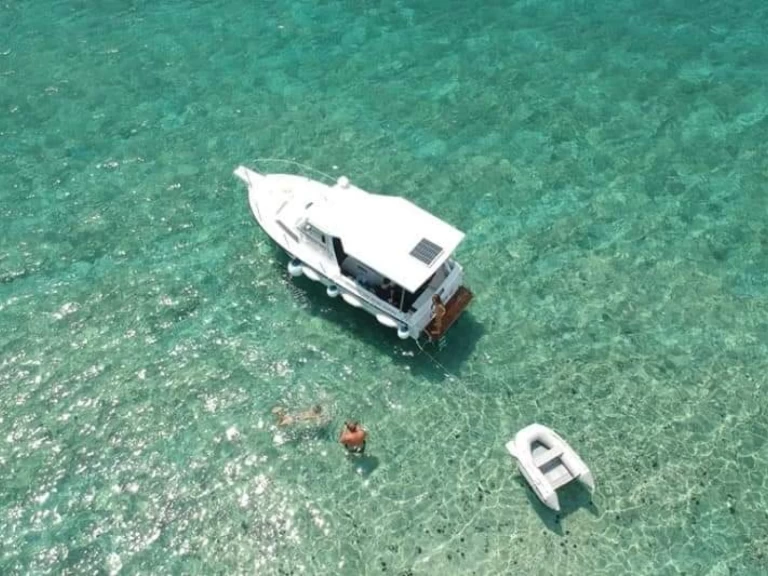 Wynajem łodzi Jeanneau Lamparo w Lumbarda na SamBoat 