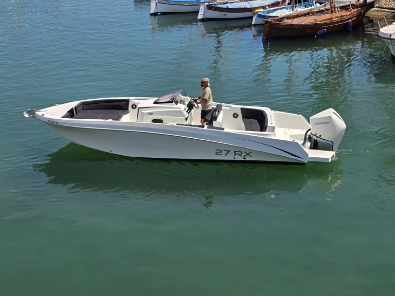 Wynajem Motorówka Pacific Craft z patentem 