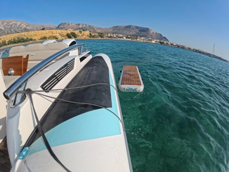 Wynajem Łódż półsztywna Bwa z patentem 