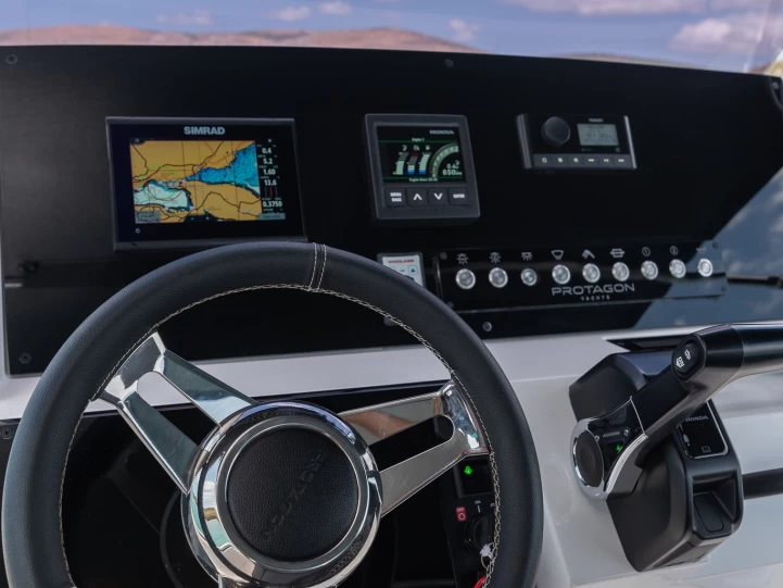 Wynajem Motorówka w Trogir - Protagon 25 Space