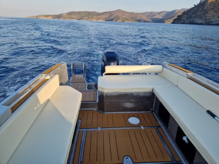 Wynajem łodzi Roses tanio BA 75