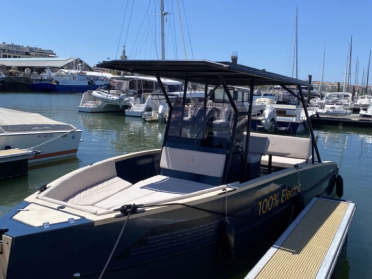 E-sole 750 między profesjonalistami a osobami prywatnymi w Arcachon