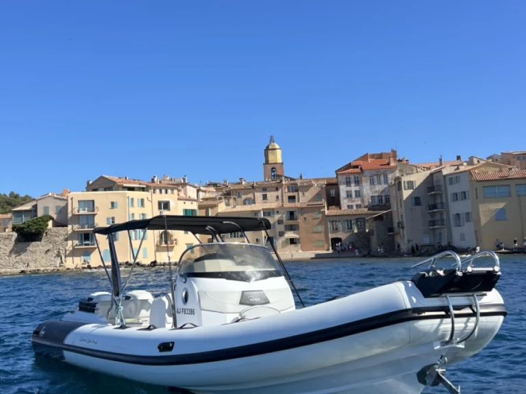 Wynajmij Ranieri Cayman 31 Sport Touring w Port Cogolin