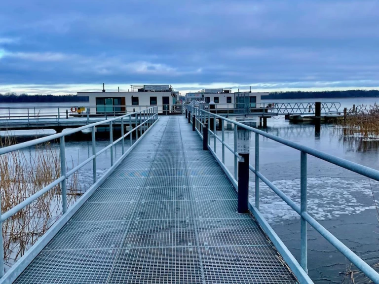 Wynajmij FLOATING 44-3 w Ribnitz-Damgarten