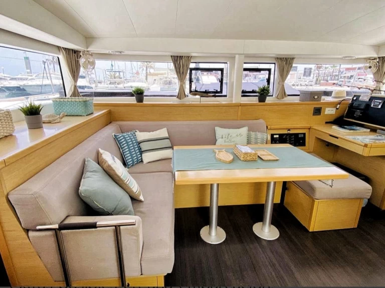 Wynajem Katamaran w La Savina - Lagoon Lagoon 400 S2