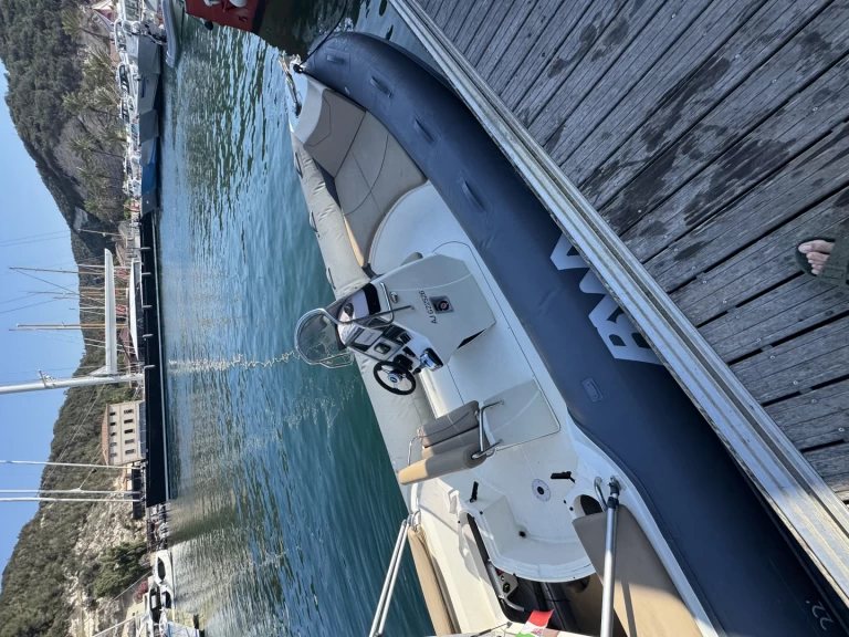 Wynajem Łódż półsztywna w Bonifacio Port - Bwa Itbwa09662102