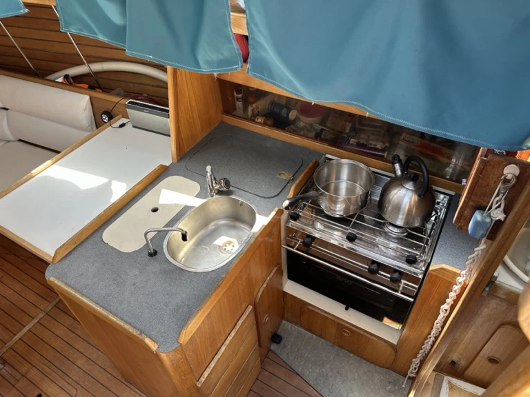 Żaglowiec do wynajmu w La Grande-Motte w najlepszej cenie