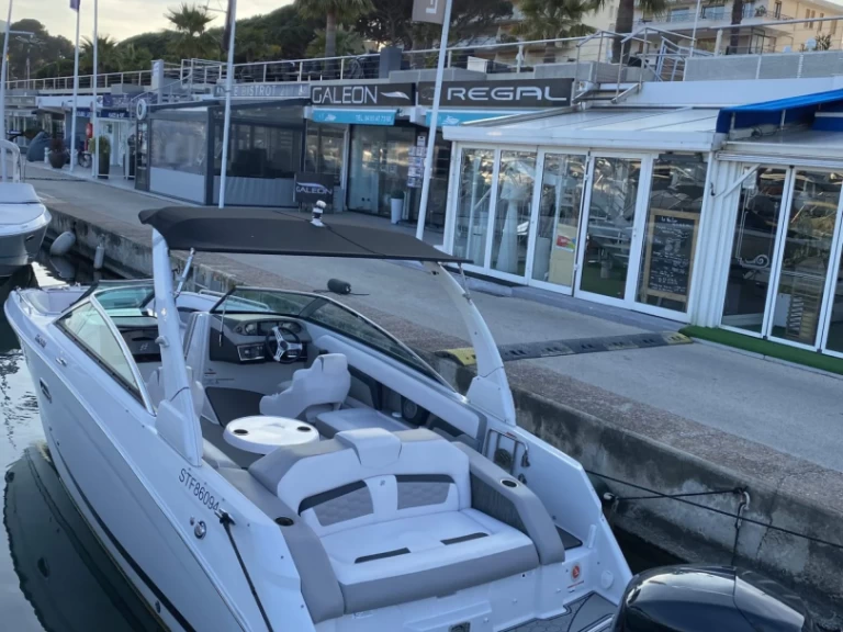 Wynajem Motorówka Four Winns z patentem 