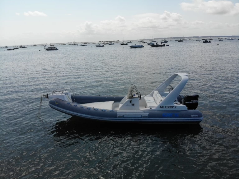 Sacs Sacs S 680 Ghost między profesjonalistami a osobami prywatnymi w Lège-Cap-Ferret