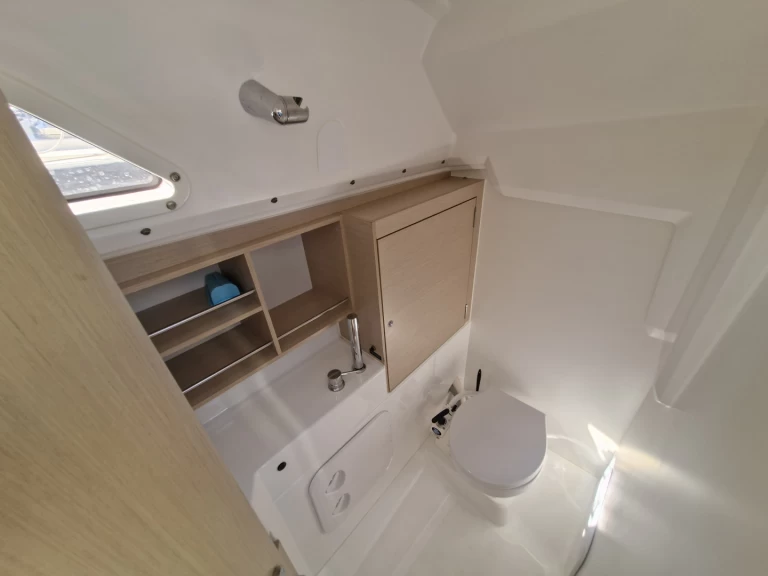 Wynajmij Bénéteau Oceanis 30.1 w Barcelona