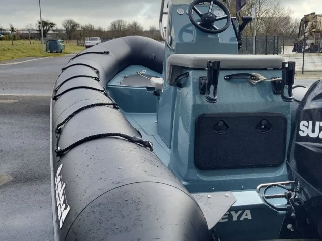 Wynajem łodzi Les Sables-d'Olonne tanio Explorer 550