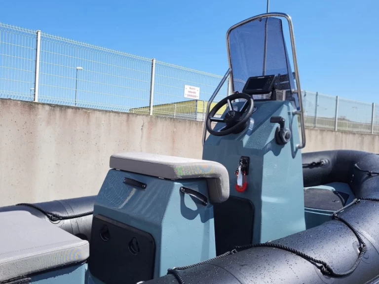 Wynajem Łódż półsztywna w Les Sables-d'Olonne - Bombard Explorer 550