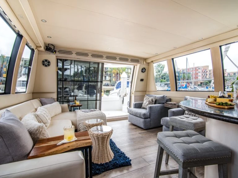 Wynajem Luksusowy jacht Carver z patentem 