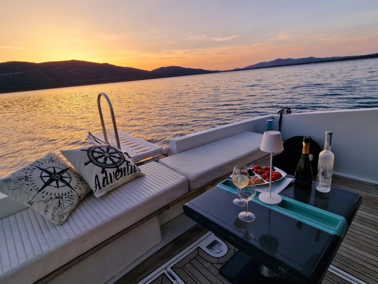 Wynajem w Porto di Fertilia- Ferretti Altura 40 na SamBoat