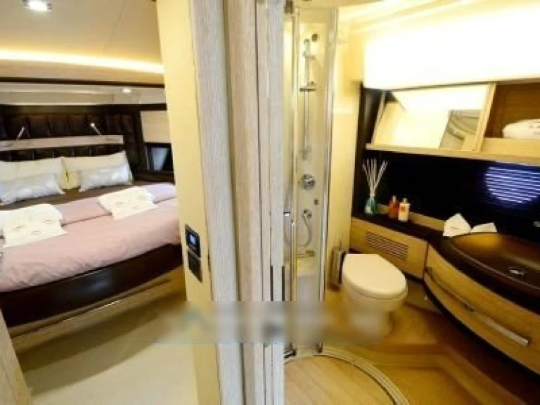 Wynajmij Azimut 65 w Marina Del Rey