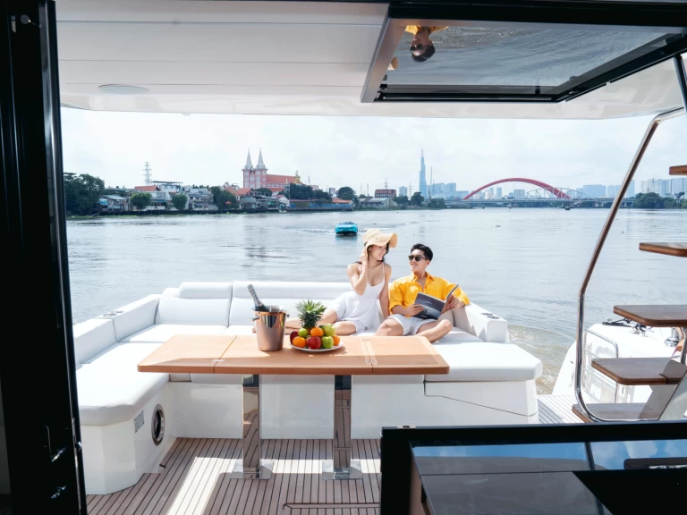 Prestige Prestige 590 między profesjonalistami a osobami prywatnymi w Phường Hiệp Bình Phước