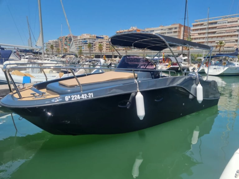 Wynajmij Moonday yacht 780 WA w Six-Fours-les-Plages