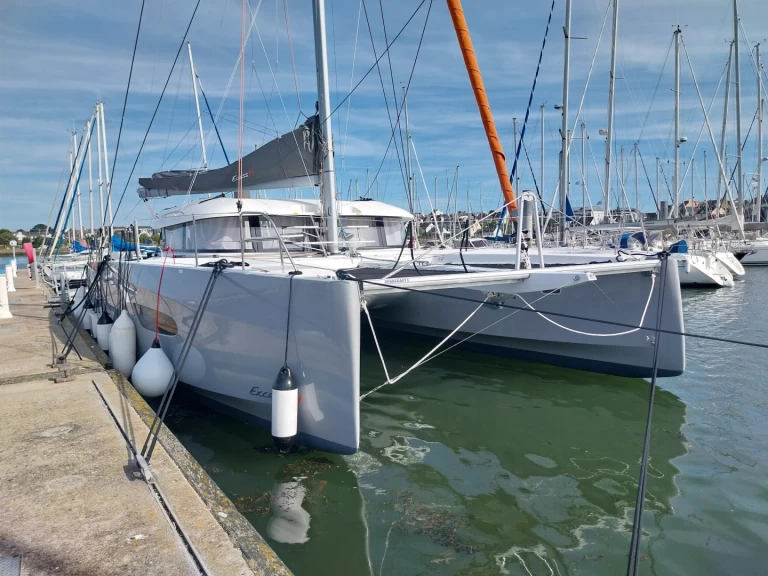 Wynajmij Excess Excess 14 w Locmiquélic