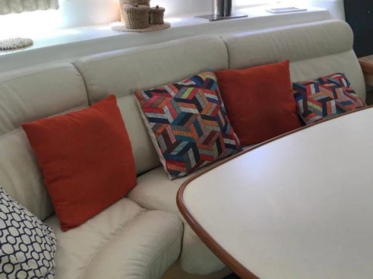 Wynajem Katamaran Custom Made z patentem 