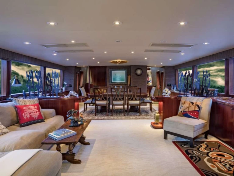 Wynajem Luksusowy jacht Broward z patentem 