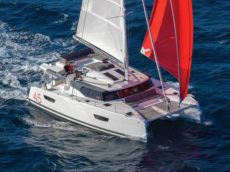 Fountaine Pajot Elba 45 między profesjonalistami a osobami prywatnymi w Sibenik