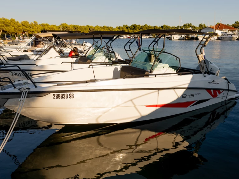 Wynajem łodzi Sibenik tanio Northmaster 685 Cruiser