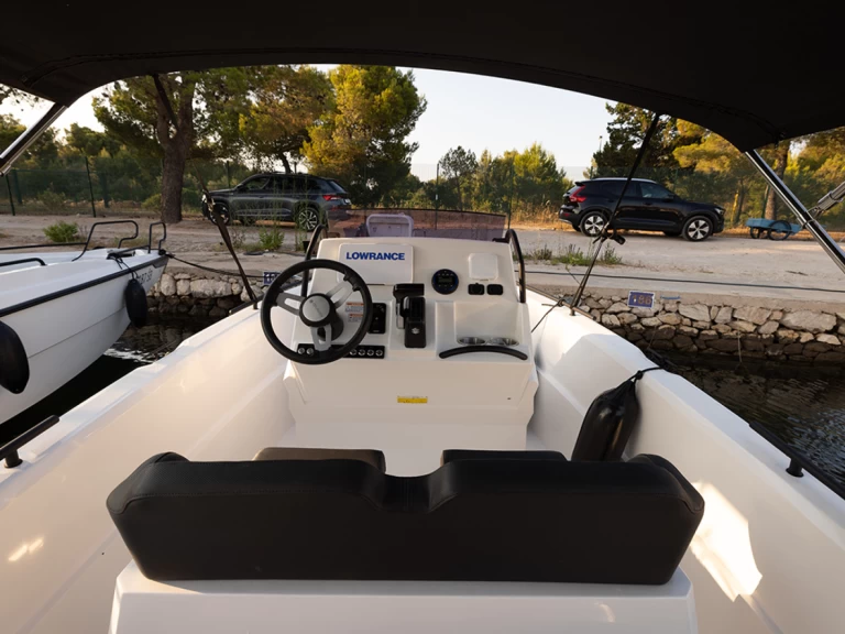 Wynajem łodzi Compass Boats Compass 7s w Sibenik na SamBoat 