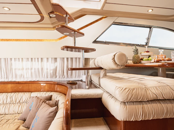 Wynajmij Motorówka z lub bez skippera Ferretti w Glyfada