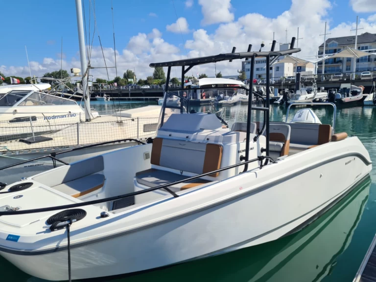 Wynajem Motorówka Bénéteau z patentem 