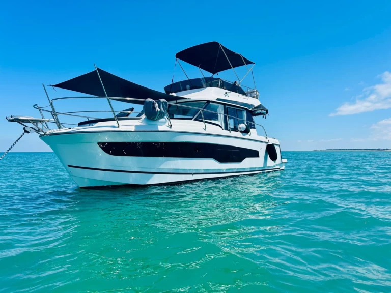 Wynajmij Jeanneau Merry Fisher 1095 Fly w Talmont-Saint-Hilaire