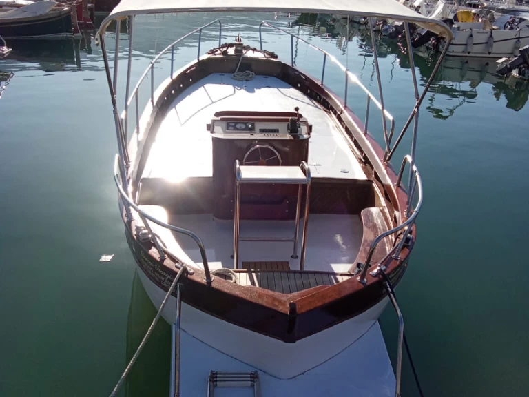 Wynajem Motorówka Marine z patentem 