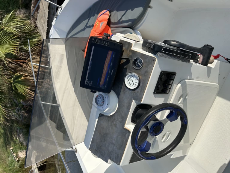 Salpa Salpa Soleil 23 między profesjonalistami a osobami prywatnymi w Sète