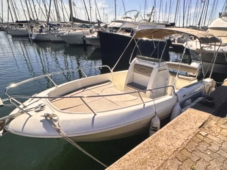Wynajem łodzi Mingolla Brava 25 Open w Le Cap d'Agde na SamBoat 