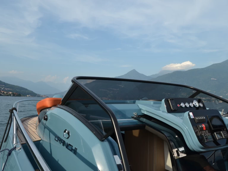 Wynajem Motorówka Cranchi z patentem 