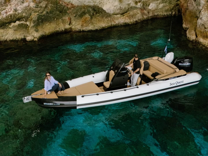 Sea quest 760 między profesjonalistami a osobami prywatnymi w Sifnos