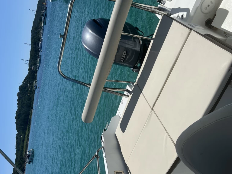 Wynajmij Motorówka z lub bez skippera Bénéteau w Hyeres