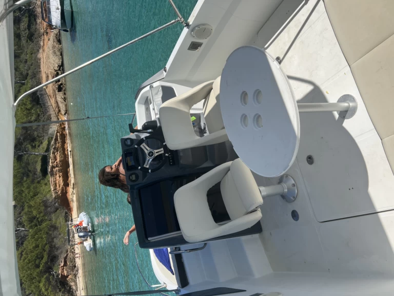 Wynajem Motorówka Bénéteau z patentem 