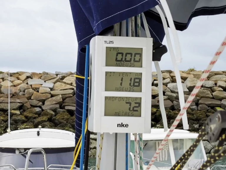 Wynajem łodzi Port-Haliguen tanio First 27.7