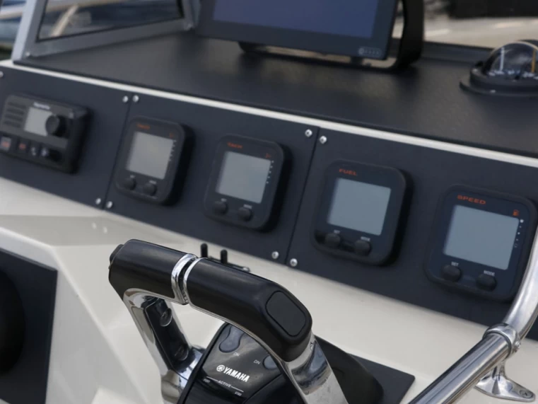 Wynajem łodzi Boston Whaler Boston Whaler 27 Outrage w Taormina na SamBoat 